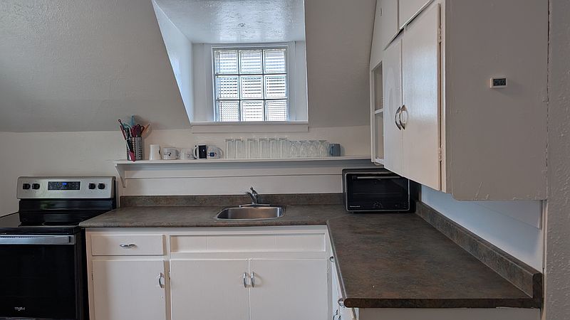 Winnipeg Apartment for rent - 1 Bedroom — photo 14