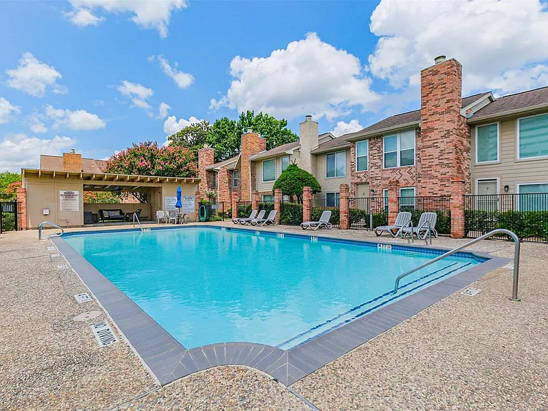 2507 Bering Dr #9 — Photo 2