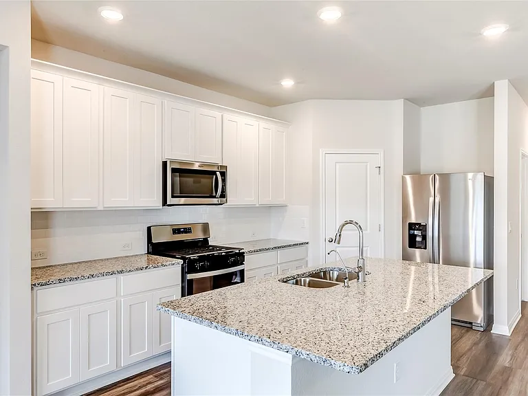 4905 Hazelnut Ln — Photo 12