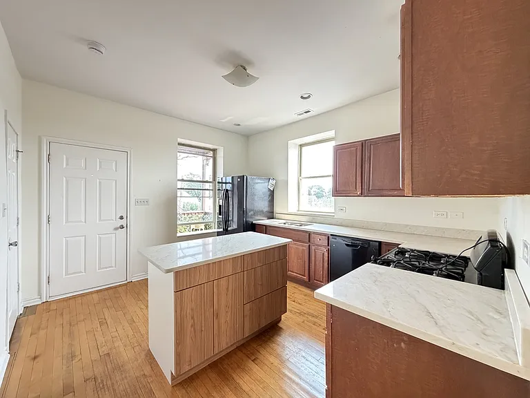 2537 N Kildare Ave #4 — Photo 2