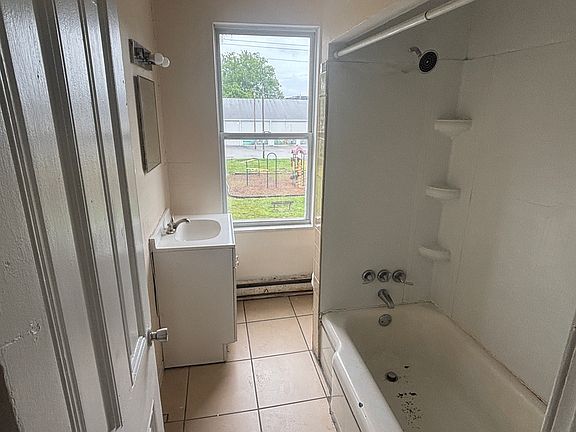 5th image of 244 S Duke St APT 3