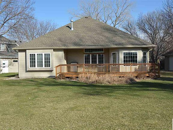 3rd image of 415 N Royal Troon Dr