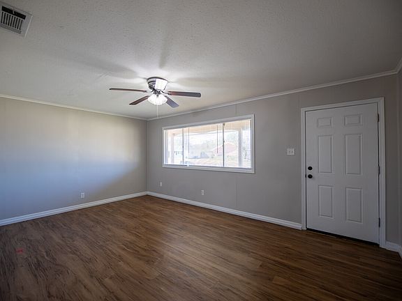 4345-ASHLAND-STREET-living-alt_01272026