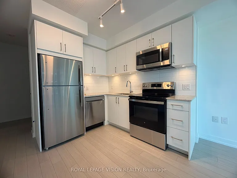 4010 Eglinton Ave W #1112 — Photo 2