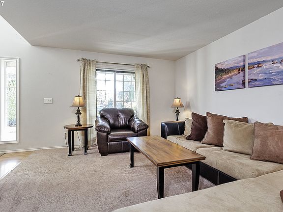 3rd image of 6111 SE Sierra St