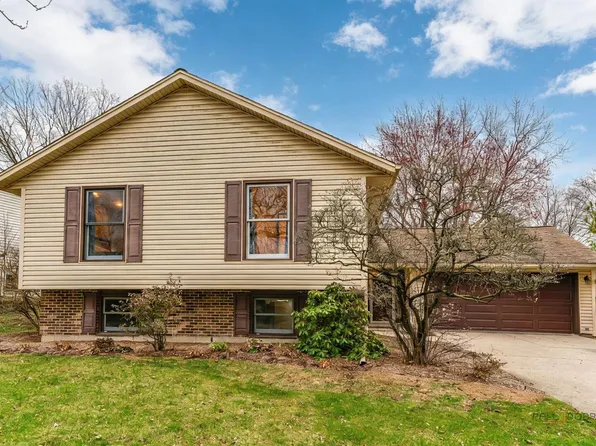 125 S Deerpath Dr, Vernon Hills, IL 60061