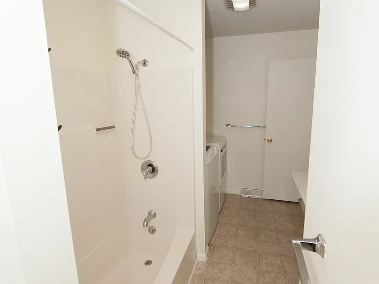 1402 Walnut St #1 — Photo 24