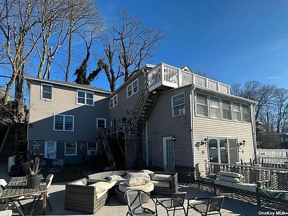 2nd image of 147 Woodbine Ave APT 1N