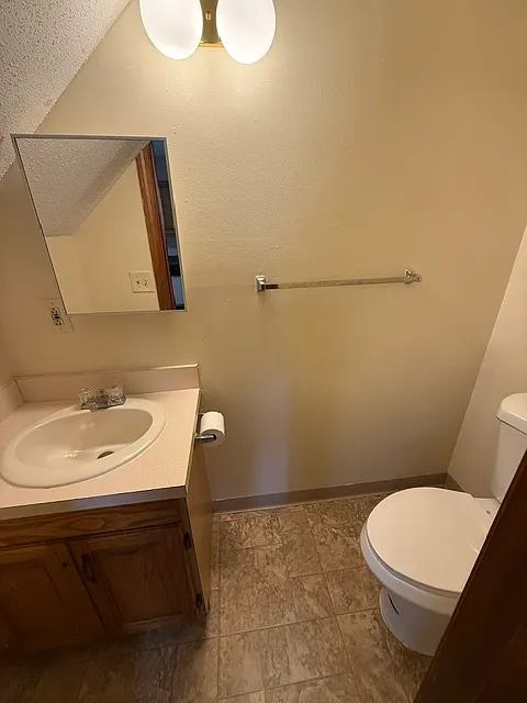 2 bed, 1.5 bath, 1060 sqft, $1,650 — Photo 3