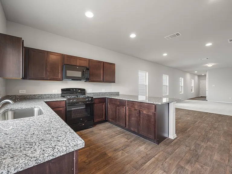 171 Haywood Mnr — Photo 7