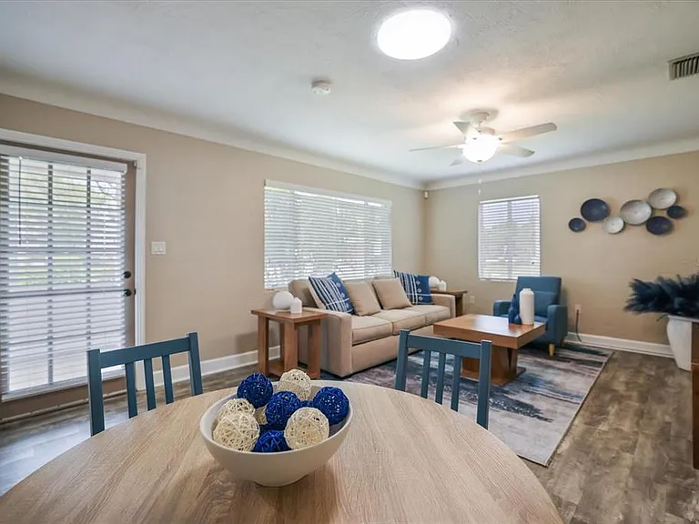 2126 Hyde Park St — Photo 11