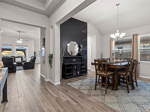 5th image of 2811 Bisbee Rd