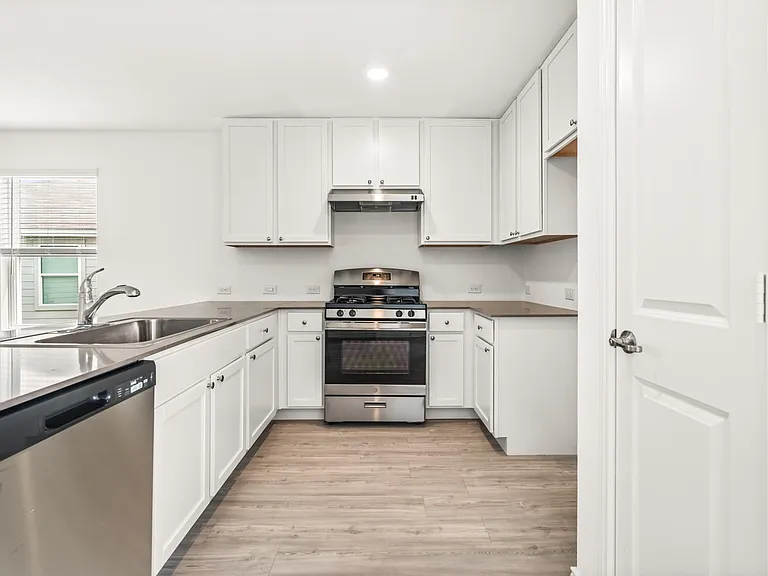 10119 Ana Hts — Photo 15