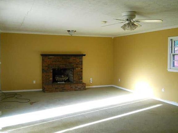 3rd image of 6706 Cindy Dr