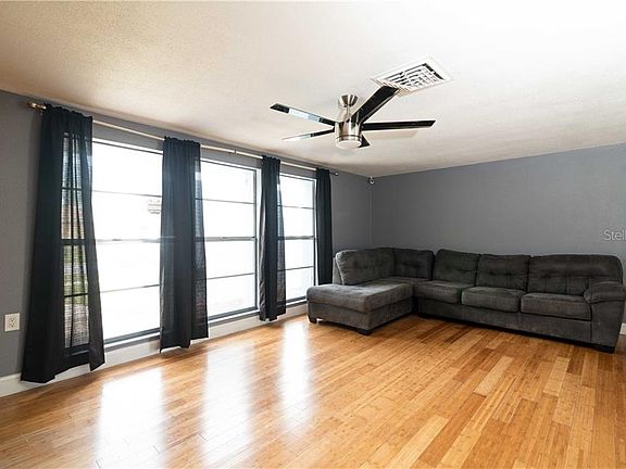 4th image of 5702 Mariposa Dr