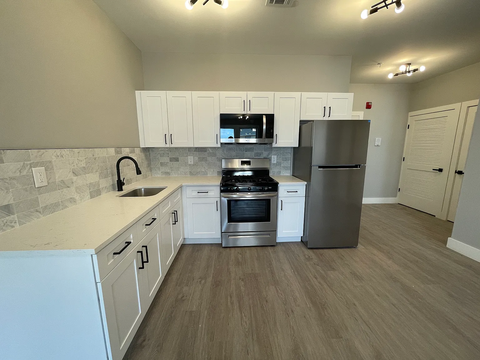 3 bed, 1250 sqft, $2,495 — Photo 3