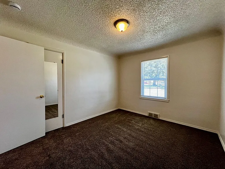 2608 Bonnie Doon Ave — Photo 8