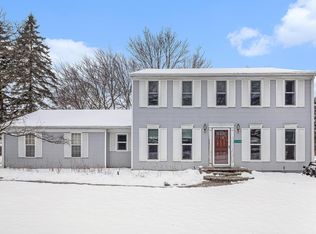 2770 Gemini Dr, Lake Orion, MI 48360