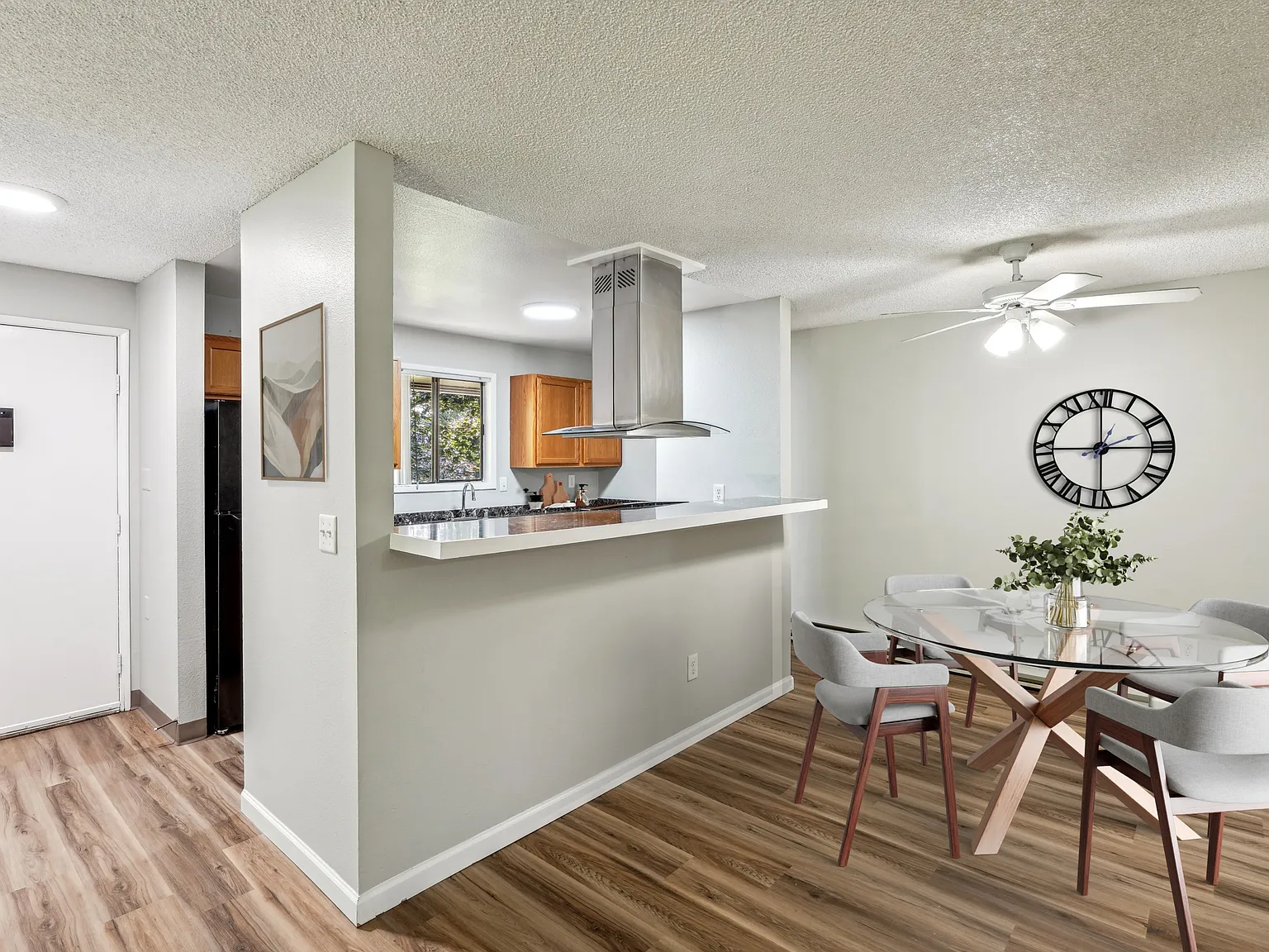 Oakbrook Apartments — Photo 4