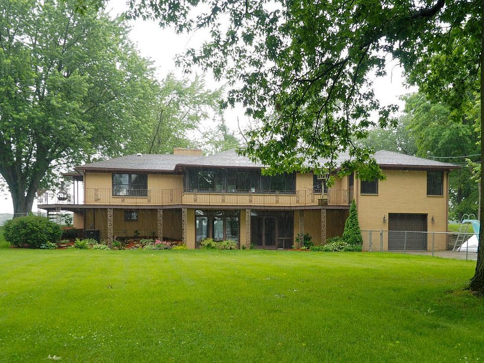 8704 E Long Lake Dr-501
