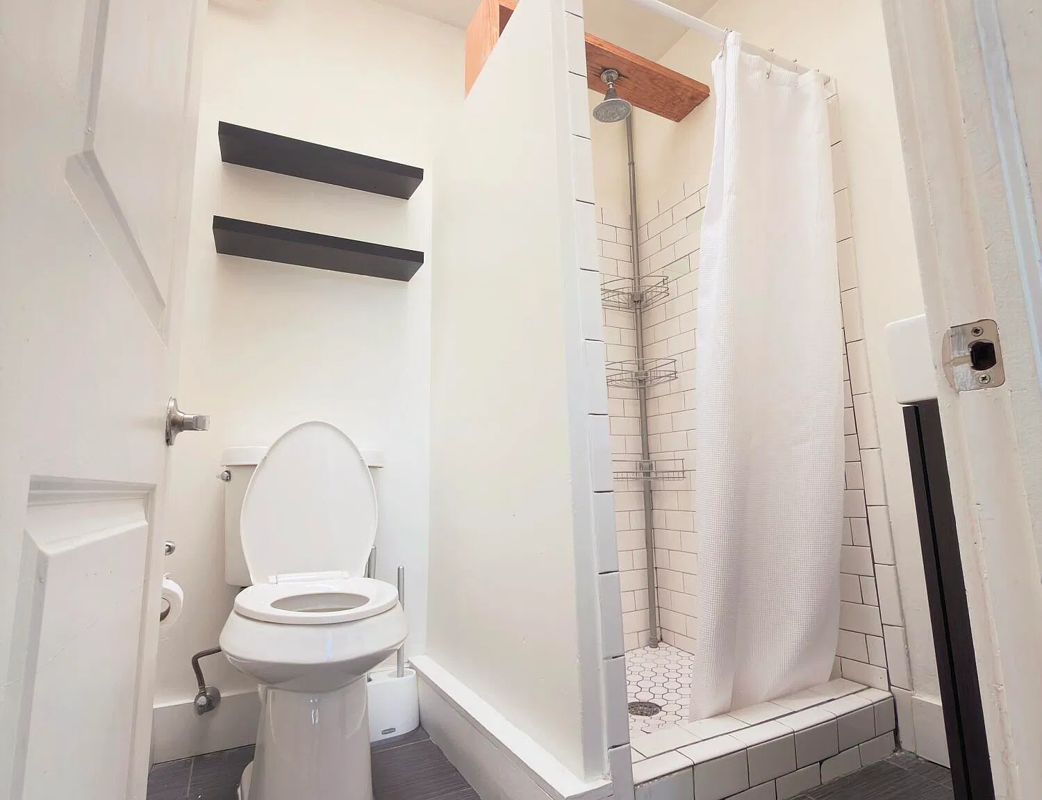 1 bed, 400 sqft, $900 — Photo 3