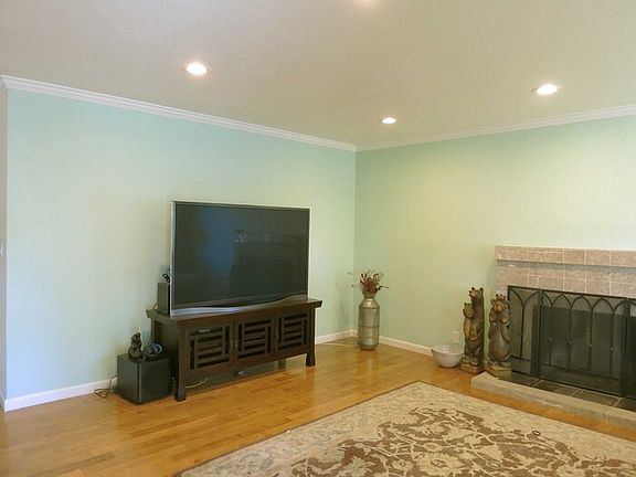 3rd image of 1738 Columbus Pl