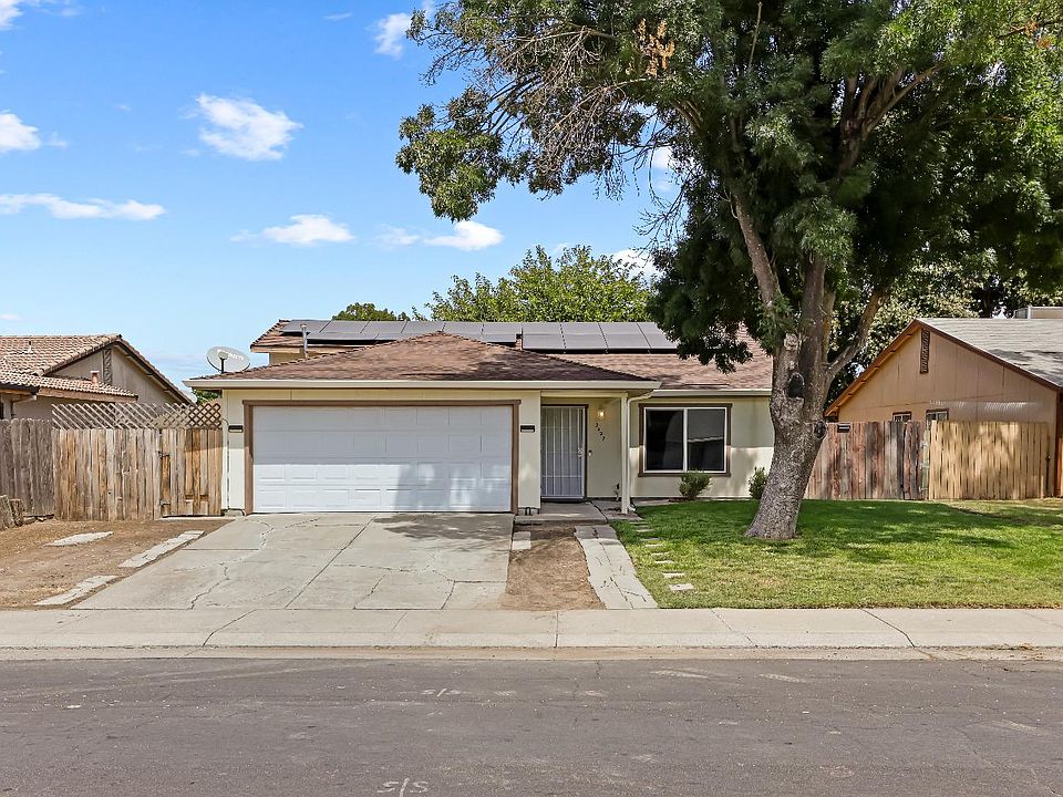 1st image of 2427 Sandalwood Dr