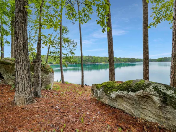 1301 Rock Fall Loop, Greensboro, GA 30642