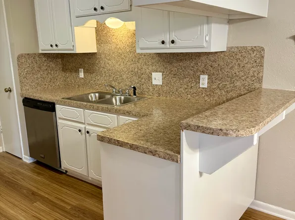 104 Milann St #C, Victoria, TX 77901