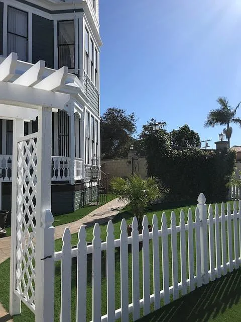 C Ave, Coronado — Photo 3