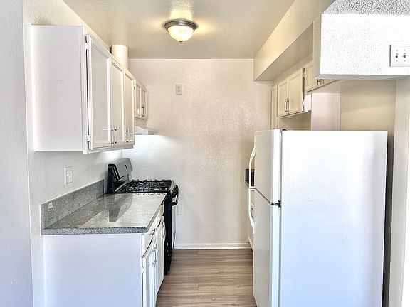 3rd image of 11949 Runnymede St #1/4