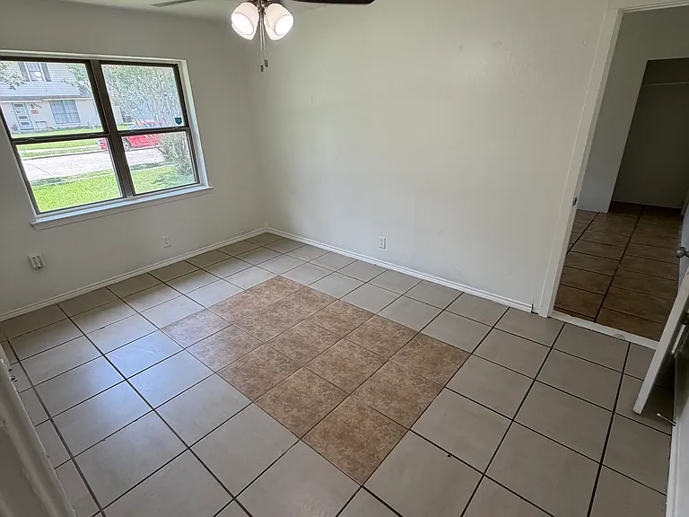 3034 Harlan Dr — Photo 2