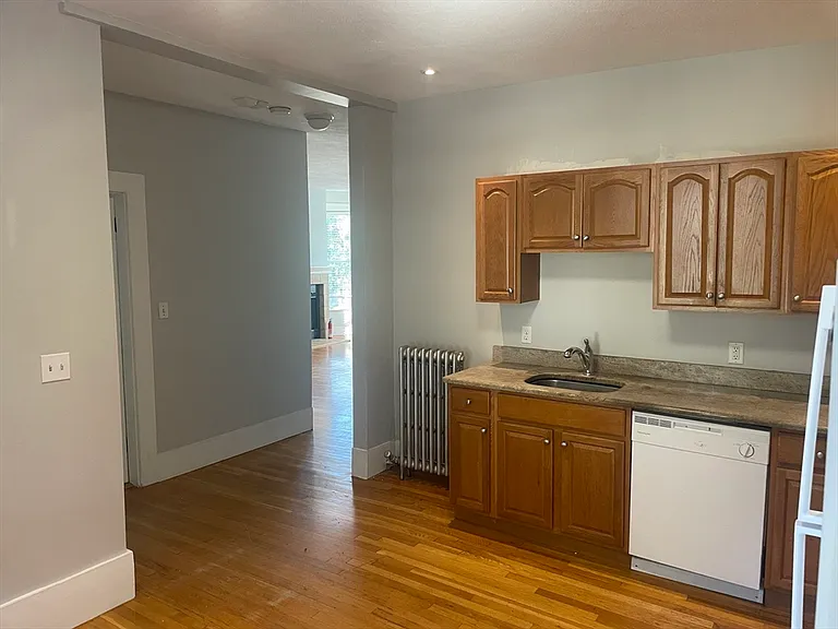 4 Blaney St #2 — Photo 20
