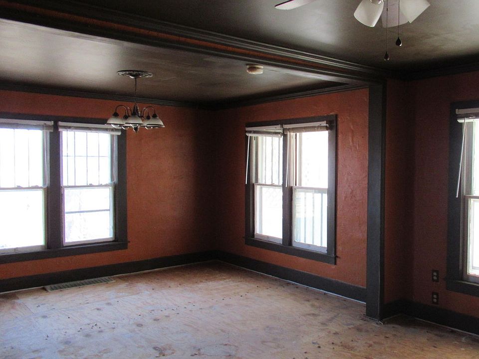 2nd image of 506 W Matthew St