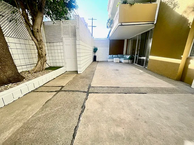 Occidental Towers Apartments — Photo 180