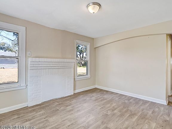 2nd image of 1143 E 12TH Street