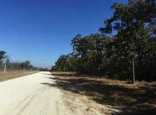 W Henry Prairie Rd, Hearne, TX 77859