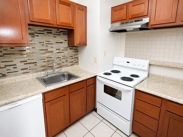 1-Bed/1-Bath (Carpeted)