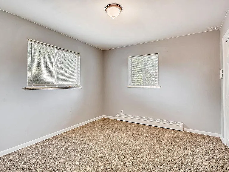 Upstairs bedroom 2