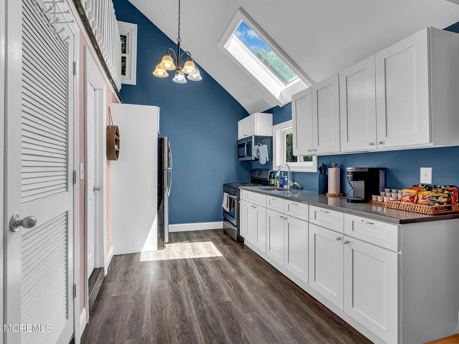 1 bed, 2932 sqft, $2,250 — Photo 3