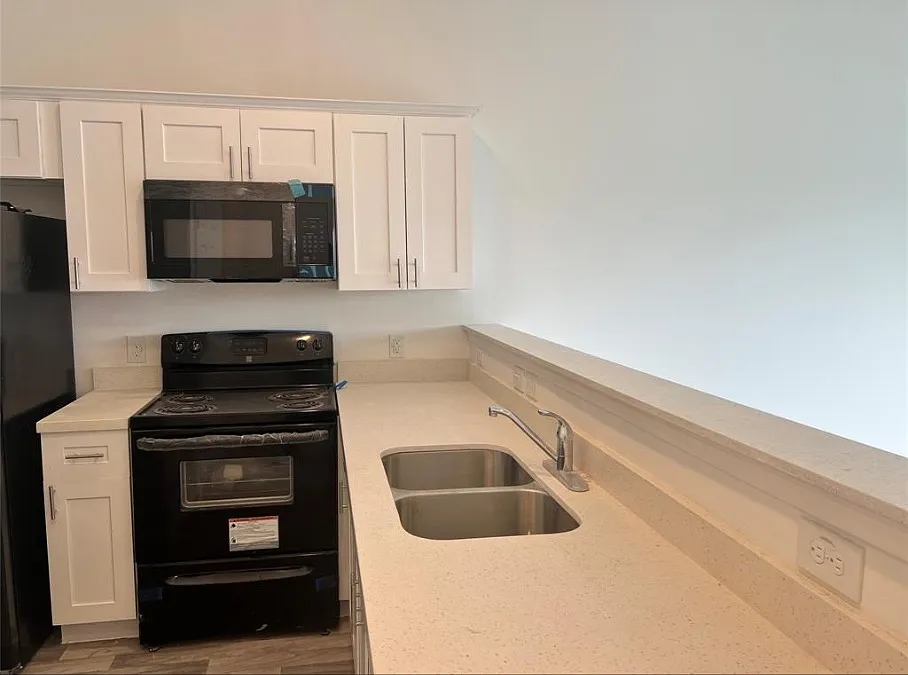 Studio, 471 sqft, $849 — Photo 4