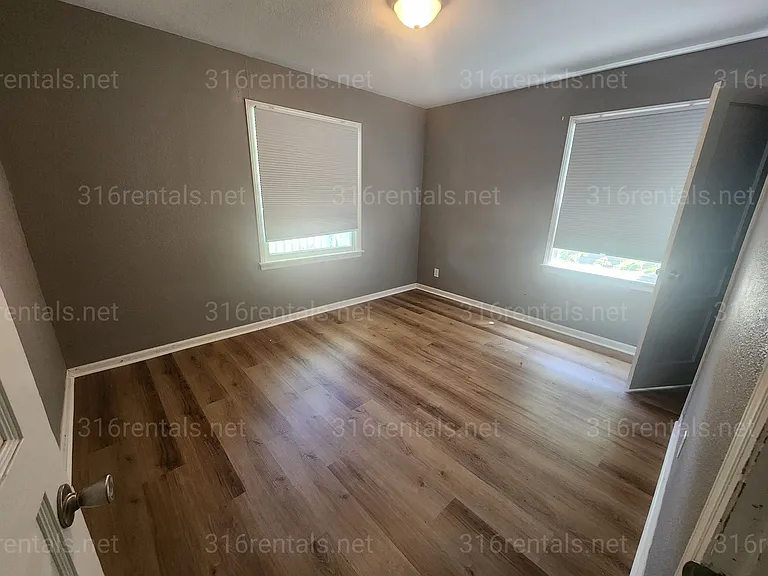 1043 N Dellrose Ave — Photo 8