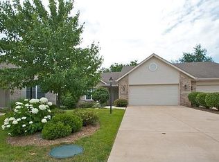 2159 Hogan Ct S, Bettendorf, IA 52722