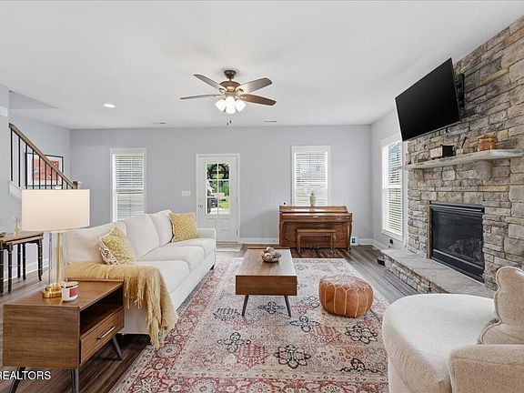 3rd image of 10340 Banjo Ln