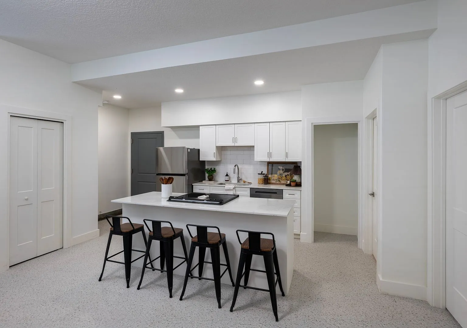 St Joseph Apartments — Photo 2