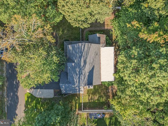 5th image of 11 Fairway Dr