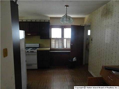 2nd image of 80 Crafton Ave