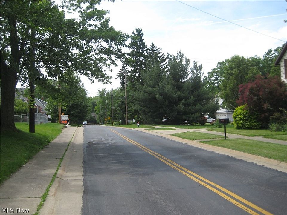 2nd image of Daisy Ave