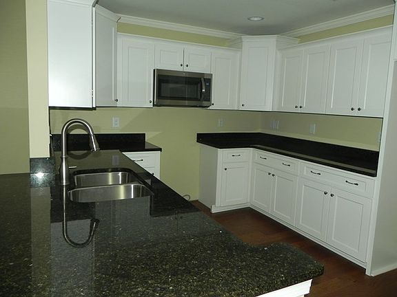 5th image of 134 Oxford Dr