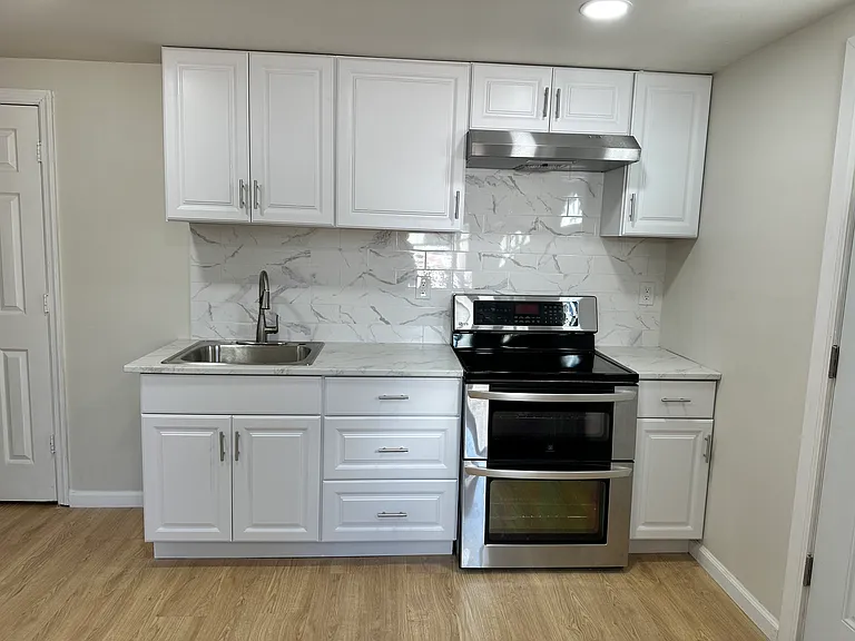 86 Sycamore Ave — Photo 2